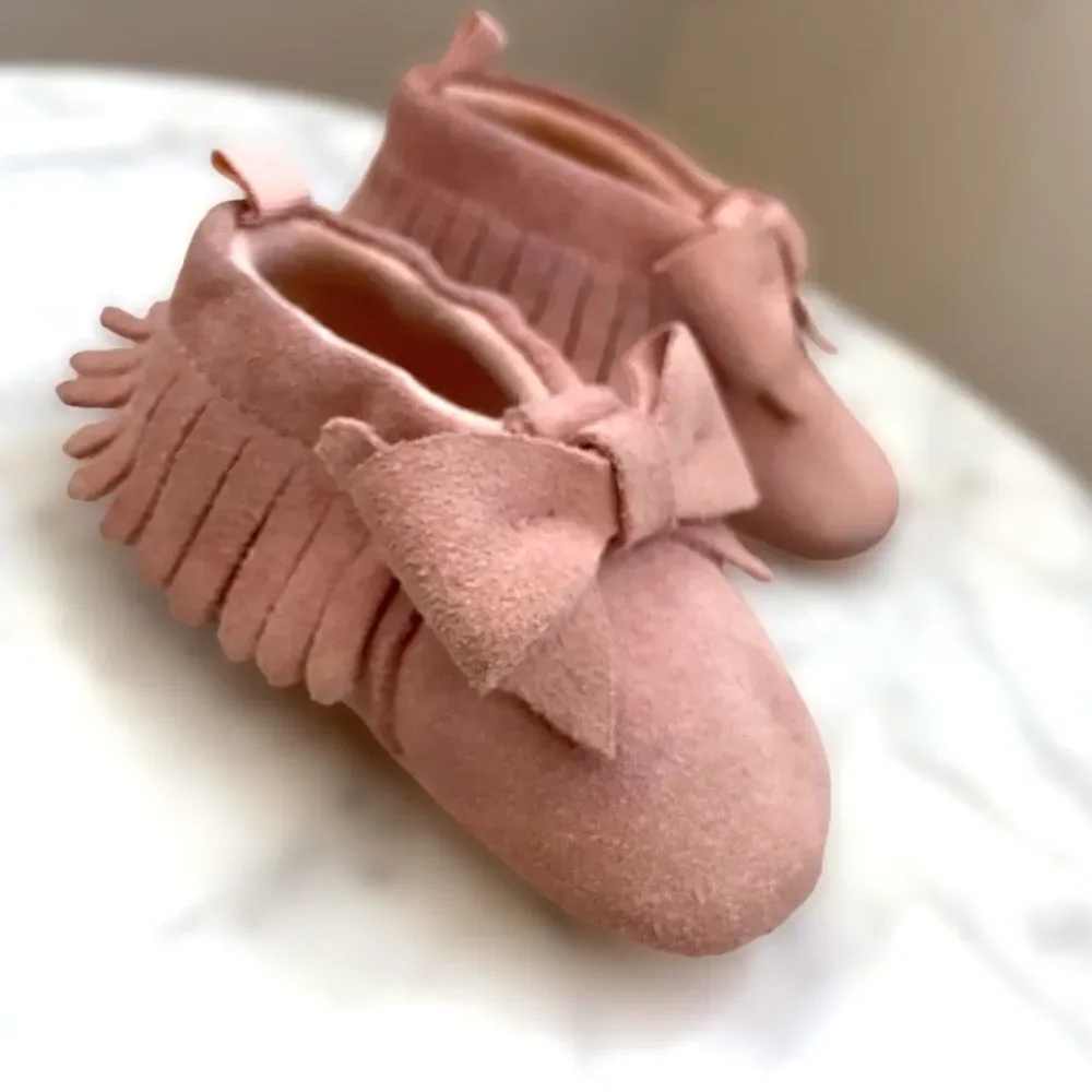 Baby Gap Pink Suede Crib Shoes 6-12 Months